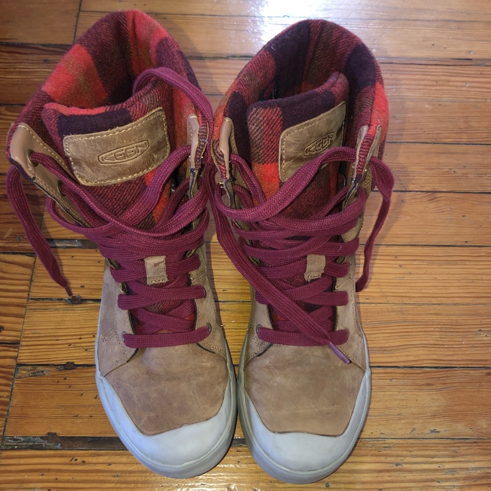 New Keen Winter Boots
